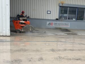 Taiere in pardoseala din beton